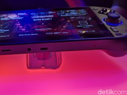 Menggenggam Nitro Blaze 7, Konsol Portabel Pertama dari Acer