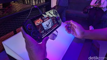 Display Nitro Blaze 7 juga mendukung AMD FreeSync Premium dan Radeon Super Resolution untuk pengalaman gaming yang lebih mulus dan bebas lag. Foto: Virgina Maulita Putri/detikINET