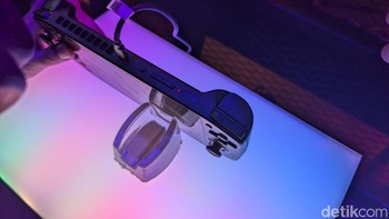 Sementara di bagian atas terdapat port USB-C, tombol power yang menyatu dengan sensor sidik jari, tombol volume, dan exhaust vent. Foto: Virgina Maulita Putri/detikINET