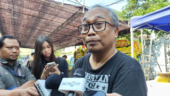 Adik Faisal Basri, Ramdan Malik.