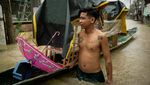 Aktivitas Warga Filipina Dikala Banjir Melanda