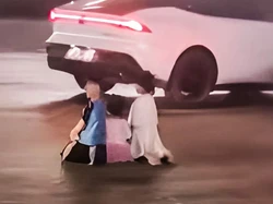 Tega, Ayah Paksa 3 Anaknya Berlutut di Tengah Jalan Agar Istrinya Kembali