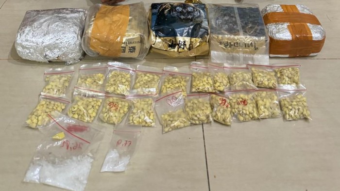 Barang bukti sabu dan ekstasi