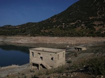 Desa Tenggelam di Yunani Muncul Kembali Akibat Kekeringan, Ini Potretnya