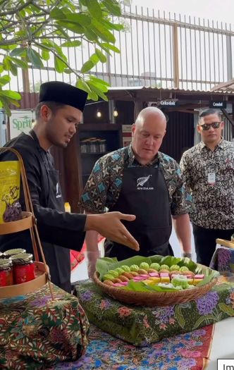 Video Masaknya Viral, Influencer Ini Didatangi Perdana Menteri