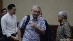 Jalani Sidang, Harvey Moeis Serius Dengarkan Keterangan Saksi