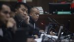 Jalani Sidang, Harvey Moeis Serius Dengarkan Keterangan Saksi