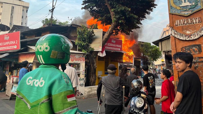 Kebakaran warung di Jakpus (Rumondang/detikcom)