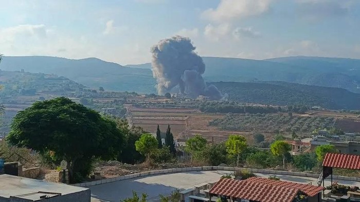 Smoke billows from the site of an Israeli airstrike on Zibqin in southern Lebanon on August 25, 2024. (AFP)