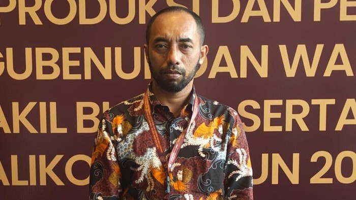 Ketua KPU Buru, Maluku, Walid Azis.