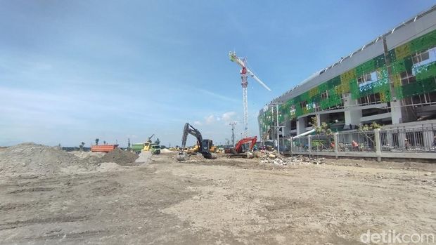 Kondisi terkini di luar Stadion Utama Sumut, Deli Serdang. (Kartika Sari/detikSumut)