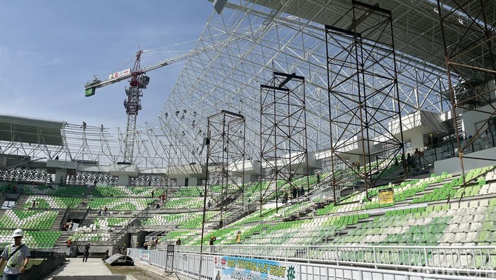 Kondisi terkini Stadion Utama Sumut di Deli Serdang yang akan menjadi venue Penutupan PON XXI Aceh-Sumut 2024. (Kartika Sari/detikSumut)