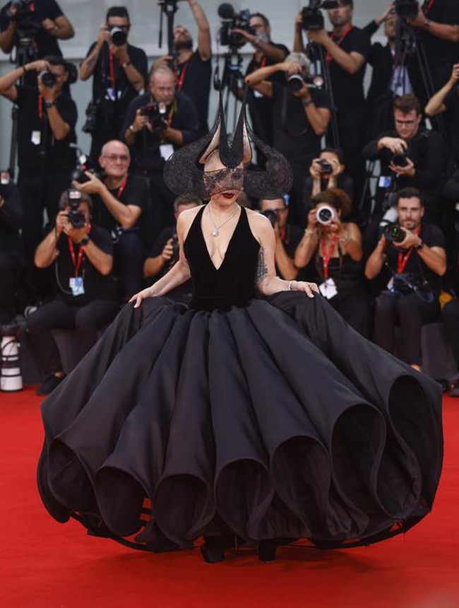 Kalung tersebut datang dari link Tiffany High Jewelry yang menampilkan berlian marquise 8-karat dan 896 berlian bulat di sekelilingnya. Foto: Vianney Le Caer/Invision/AP/Vianney Le Caer