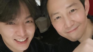 Bintang drakor terbaru Nice To Not Meet You itu juga akrab banget sama Lee Min Ho. (Foto: Instagram) Bintang drakor terbaru Nice To Not Meet You itu juga akrab banget sama Lee Min Ho. (Foto: Instagram)