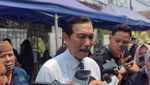 Momen Para Pejabat yang Pernah Dikritik Hadir Melayat Faisal Basri Momen Para Pejabat yang Pernah Dikritik Hadir Melayat Faisal Basri