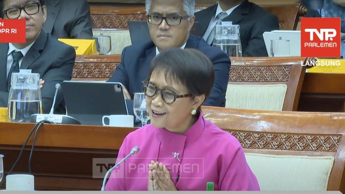 Menlu Retno Marsudi saat rapat dengan Komisi I DPR RI, pada Kamis  (5/9/2024).
