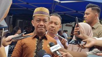 Bahlil belum lama ini dikritik soal pelantikan dirinya sebagai Menteri ESDM. Faisal menduga penunjukan Bahlil m justru membuka kesempatan bagi mantan Ketua HIPMI tersebut untuk membagi-bagi izin tambang. Saat masa Pemilu, Bahlil juga dituding vulgar mempolitisasi bansos untuk kemenangan pasangan Prabowo Subianto-Gibran Rakabuming Raka. (Foto: Ilyas Fadilah/detikcom)