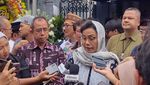 Momen Para Pejabat yang Pernah Dikritik Hadir Melayat Faisal Basri Momen Para Pejabat yang Pernah Dikritik Hadir Melayat Faisal Basri
