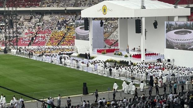 Misa akbar bersama Paus Fransiskus di GBK