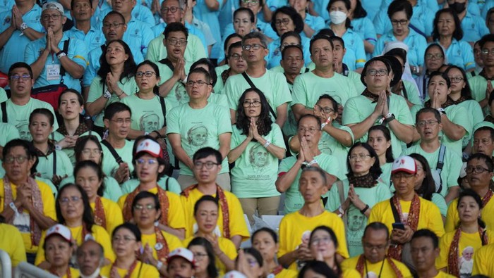 Faithful attend the holy mass led by Pope Francis at Gelora Bung Karno Stadium in Jakarta, Indonesia, Thursday, Sept. 5, 2024.     Achmad Ibrahim/Pool via REUTERS