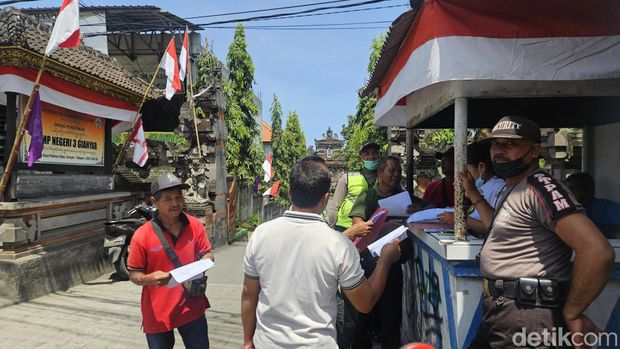Pelayanan angkutan siswa gratis di SMPN 3 Gianyar, Rabu (4/9/2024). (Putu Krista / detikBali)