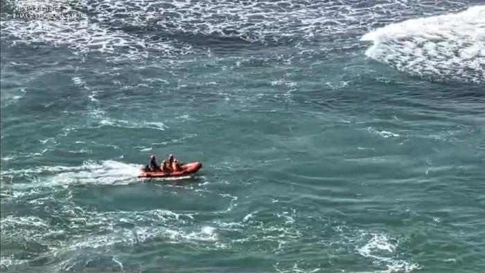 Pencarian ABK yang hilang di perairan Ujunggenteng Sukabumi.