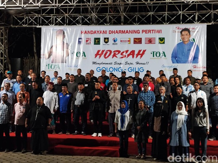 Pengukuhan tim pemenangan bakal calon Bupati dan Wakil Bupati Gunungkidul 2024, Sunaryanta-Ardi, di kediaman Sunaryanta di Kapanewon Nglipar, Gunungkidul, DIY, Selasa (3/9/2024) malam.