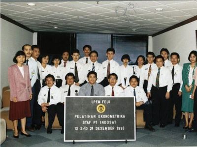 Sri Mulyani Bagikan Foto Jadul Kenang Faisal Basri