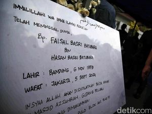 Jenazah Faisal Basri Disalatkan di Masjid Az Zahra