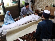 Suasana Haru Selimuti Rumah Duka Faisal Basri