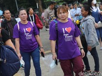 Umat Katolik Berdatangan ke GBK untuk Misa Akbar Paus Fransiskus
