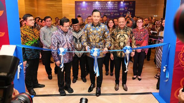 Menteri Agraria dan Tata Ruang/Kepala Badan Pertanahan Nasional (ATR/BPN), Agus Harimurti Yudhoyono (AHY), menginisiasi terbentuknya international learning hub atau pusat pembelajaran internasional terkait permasalahan tanah. Wadah ini untuk memecahkan masalah serta tantangan dalam pengelolaan tanah dan ruang di negara ASEAN.