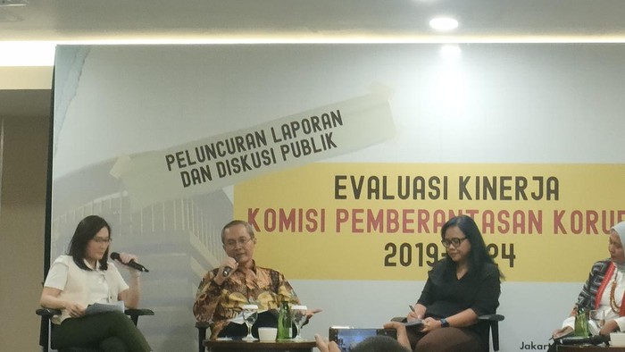 Alexander Marwata (kedua dari kiri)-(Dwi/detikcom)