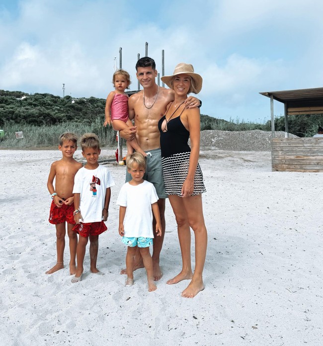 Alice Campello dan Alvaro Morata menikah pada 2017. Mereka dikaruniai empat orang anak. Foto: Instagram Alice Campello