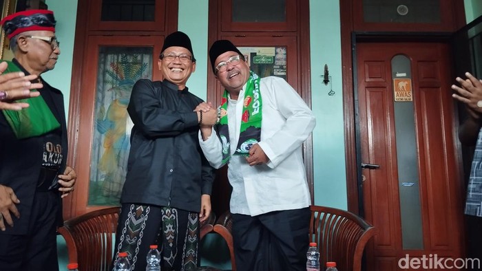 Bacawagub Jakarta Rano Karno mengunjungi kediaman Ketua Umum Forum Betawi Rempug (FBR) Lutfi Hakim