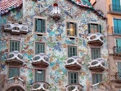 Foto Bangunan Unik dan Aneh Bikin Tercengang