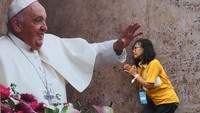 Paus Fransiskus mengunjungi Indonesia sejak 3 hingga 6 September 2024. Kunjungannya ini dalam rangka perjalanan apostolik ke Asia dan Pasifik. (INDONESIA PAPAL VISIT COMMITTEE/HENDRA A SETYAWAN)