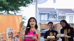 Momen Brisia Jodie Makan Kue Bareng JOnathan Alden hingga Kulineran di Korea
