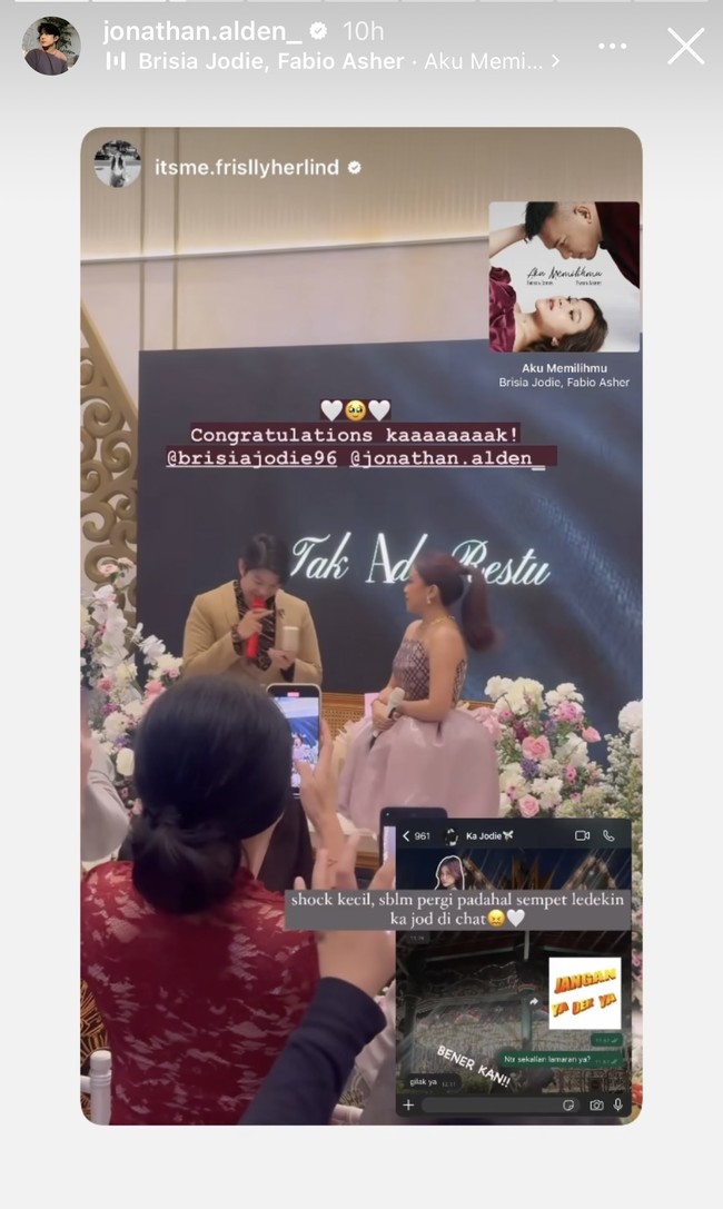 Mengenakan tube dress berwarna ungu dipadukan dengan rambut model ponytail, Jodie tampil cantik menawan. Sementara mantan kontestan Master Chef sekaligus mantan kekasih Awkarin itu terlihat tampil dalam balutan busana yang didominasi warna coklat. Foto: Instagram/@brisiajodie96/@jonathan.alden_