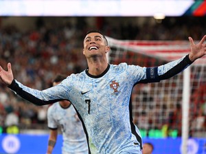 Ronaldo Pesepakbola Terkaya Dunia, Pendapatan 2 Kali Messi!