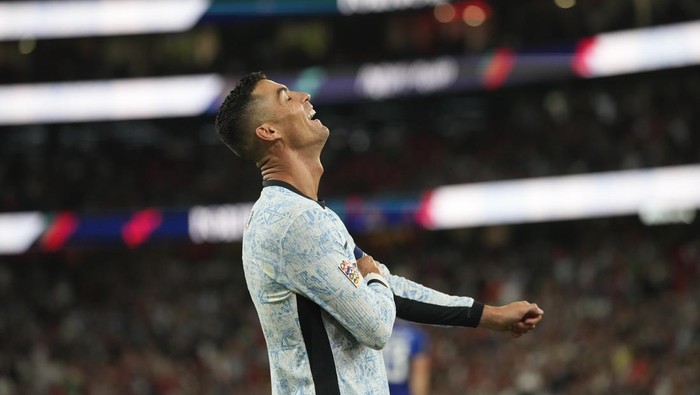 Portugals Cristiano Ronaldo reacts during the UEFA Nations League soccer match between Portugal and Croatia at the Luz stadium in Lisbon, Thursday, Sept. 5, 2024. (AP Photo/Armando Franca)