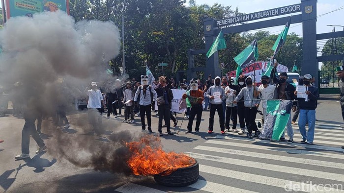 Demo di Pemkab Bogor