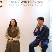 Begitulah pengakuan Maudy saat berbagi cerita tentang gaya berbusana mereka di peluncuran koleksi Uniqlo: C Fall/Winter 2024 baru-baru ini. Keduanya kompak berbalut busana stylish dari kolaborasi Uniqlo dan desainer kenamaan Clare Waight Keller itu. (Foto: Dok. Uniqlo)