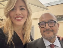 Menteri Italia Selingkuh dengan Influencer, Nangis Minta Maaf ke Istri-PM