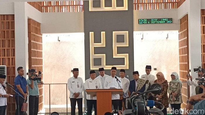 Heru Budi meresmikan Masjid Ar-Raudhah Ragunan
