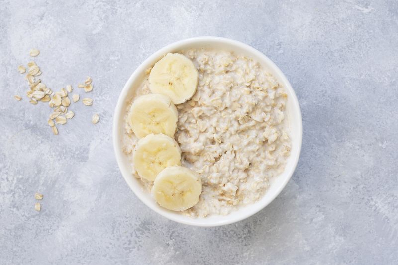 Ilustrasi banana oatmeal