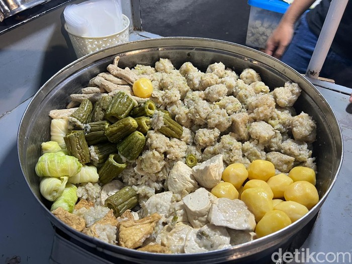 Jajan Enak di Cikini, Ada Bubur Legendaris hingga Siomay Viral