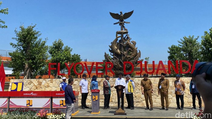 Jokowi meresmikan Flyover Djuanda di Aloha Sidoarjo