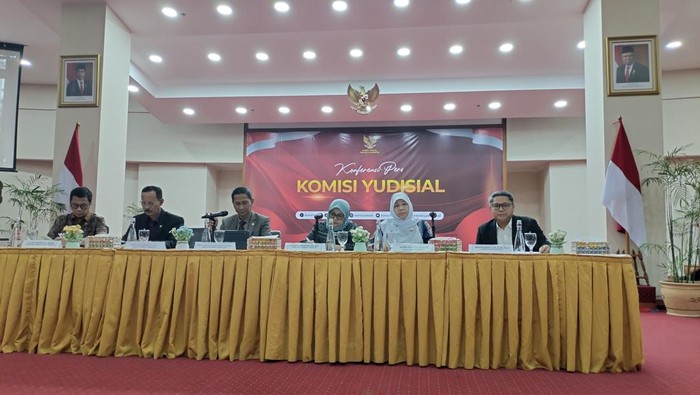 Jumpa pers KY terkait 12 calon hakim usulannya ditolak Komisi III DPR