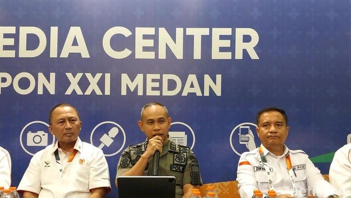 Kasatpol PP Sumut Mahfullah saat konferensi pers.